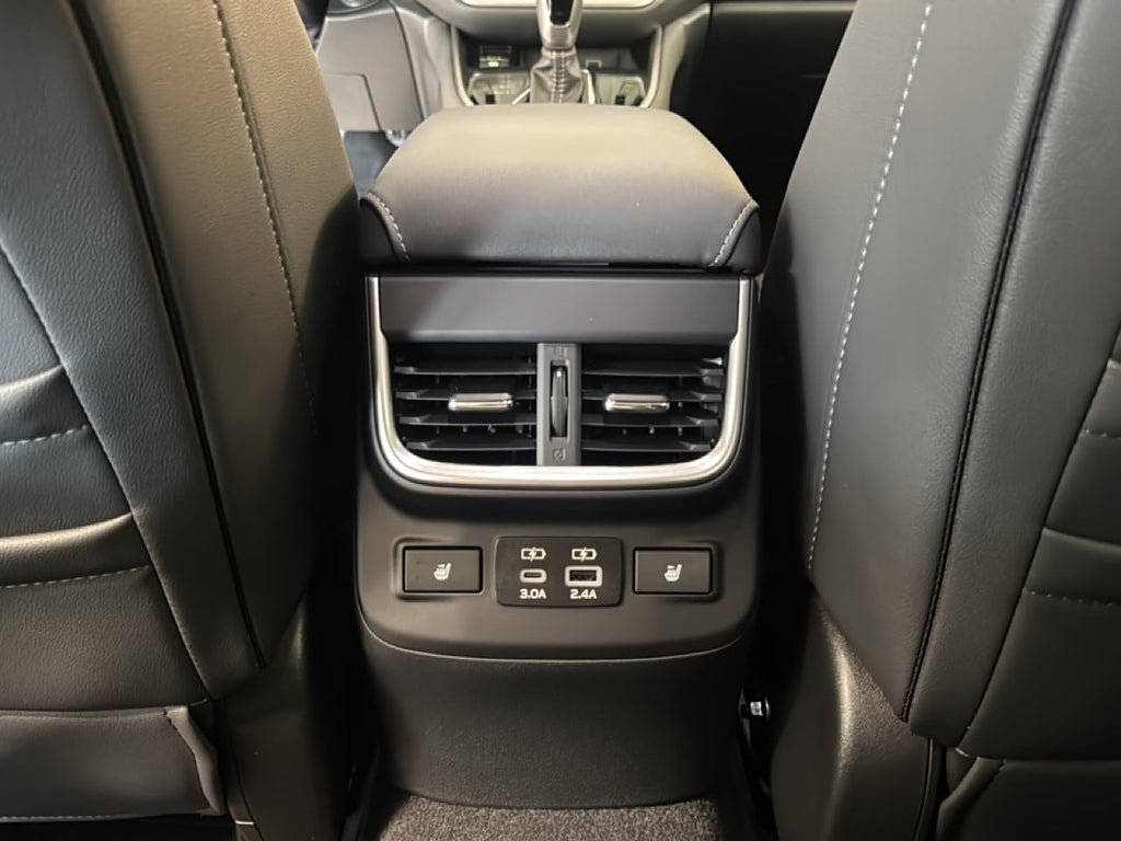 Vehicle Image 22