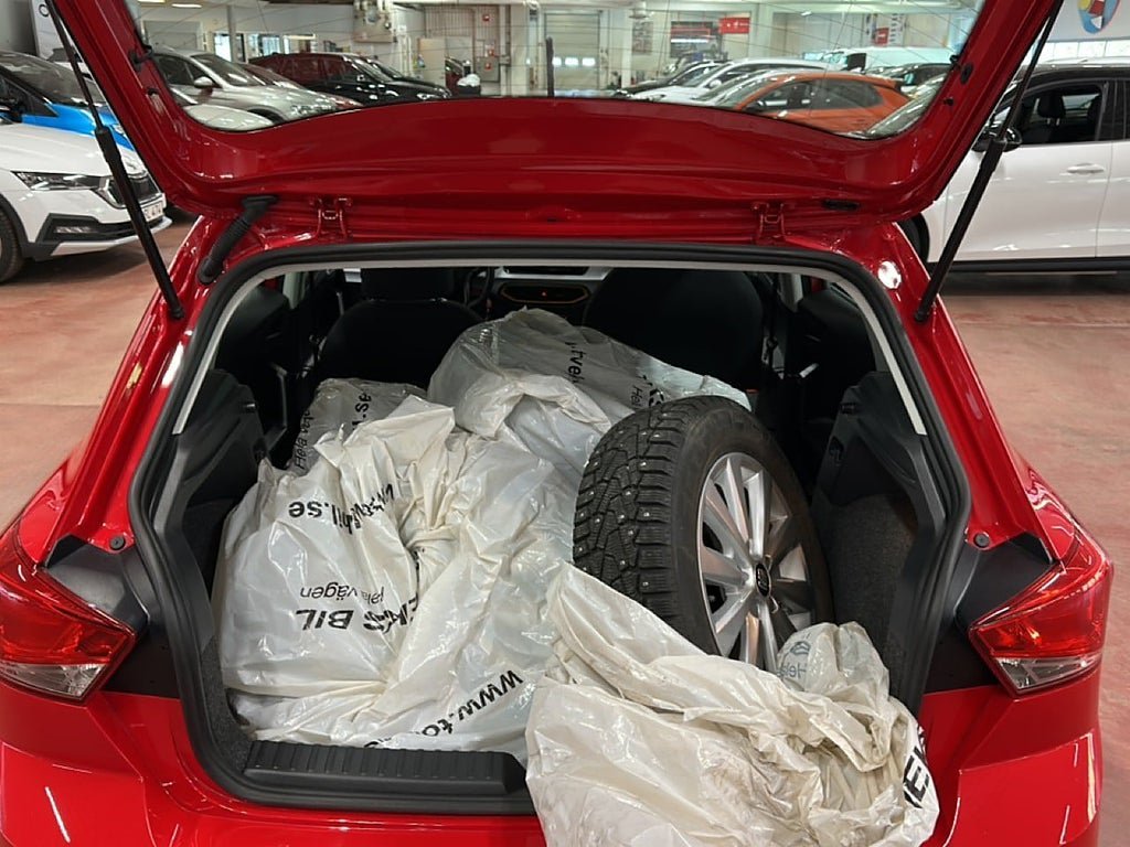 Vehicle Image 9