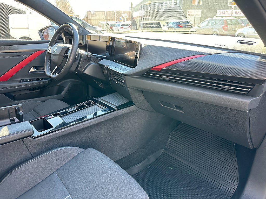 Vehicle Image 14