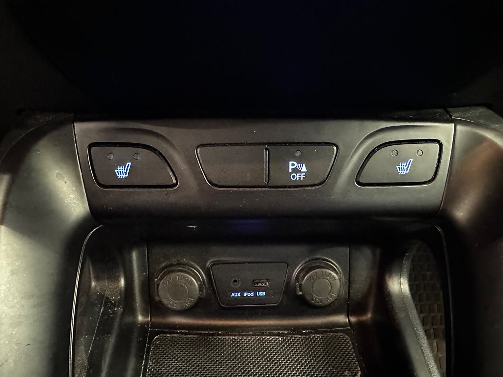 Vehicle Image 10