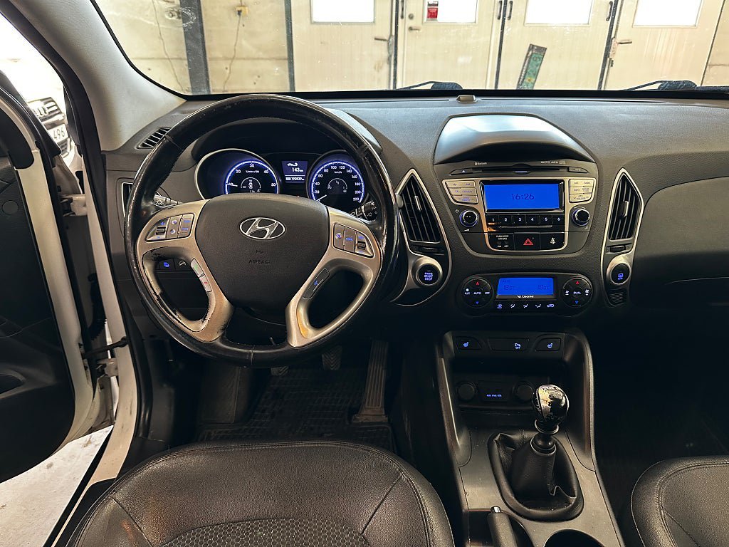 Vehicle Image 13