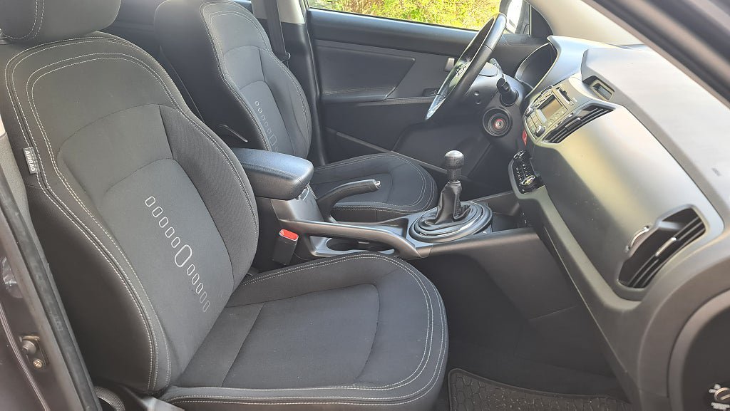 Vehicle Image 9
