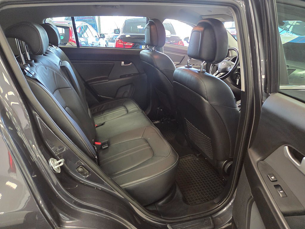 Vehicle Image 11