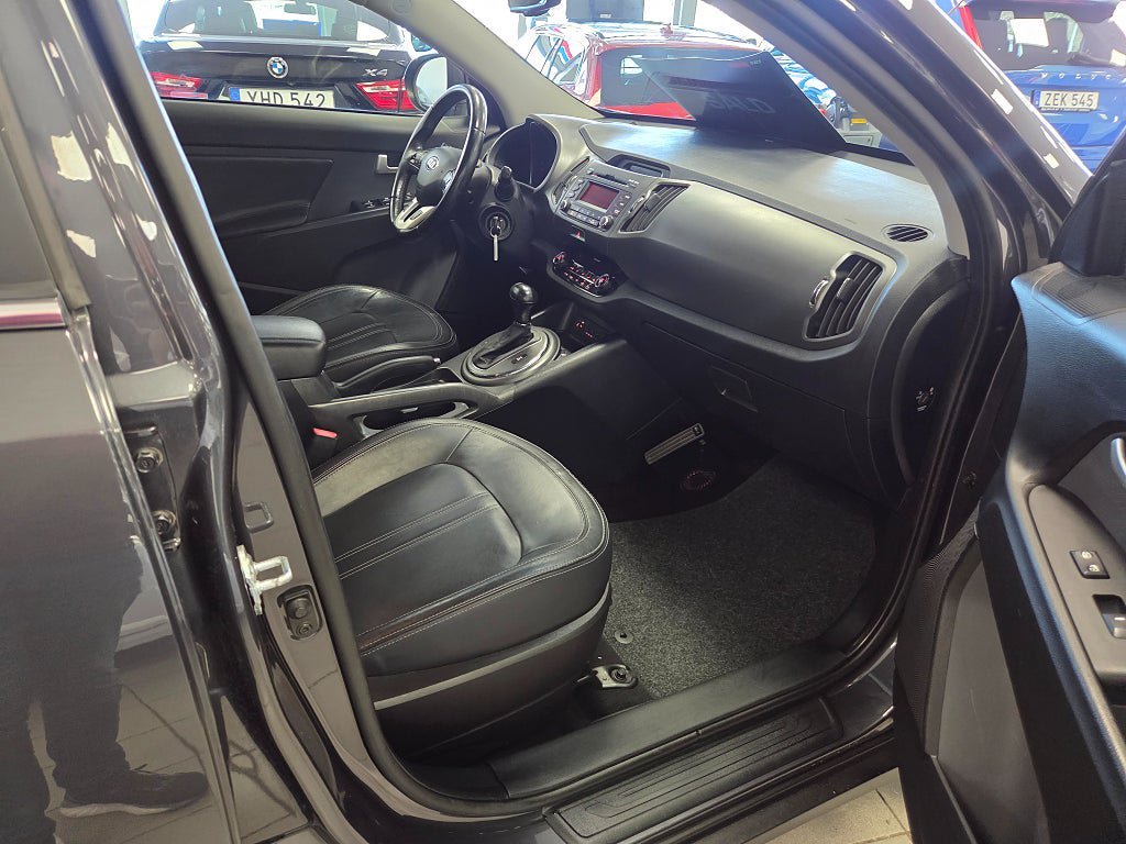 Vehicle Image 13