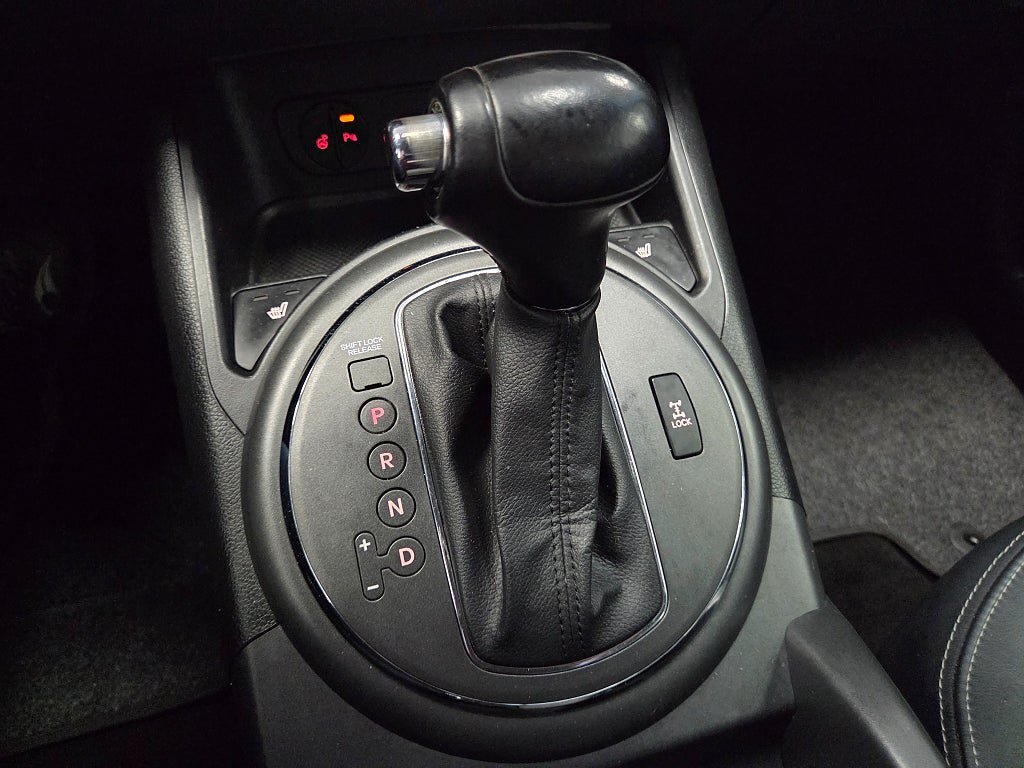 Vehicle Image 23