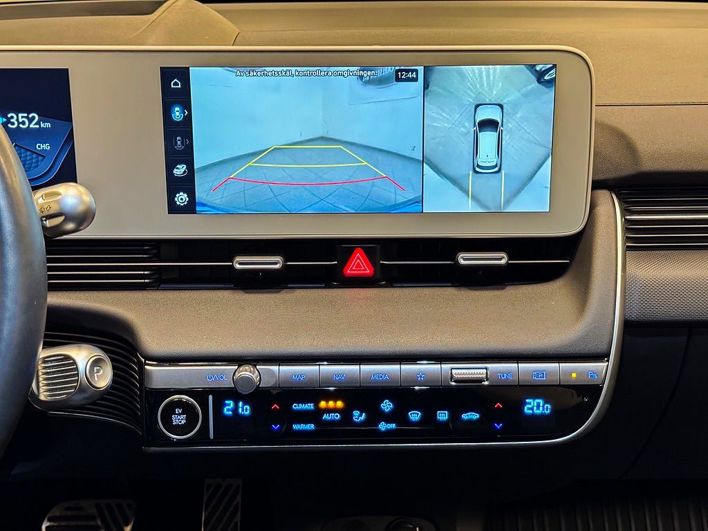 Vehicle Image 10
