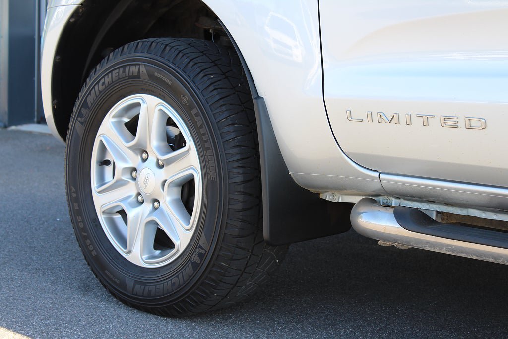Vehicle Image 12