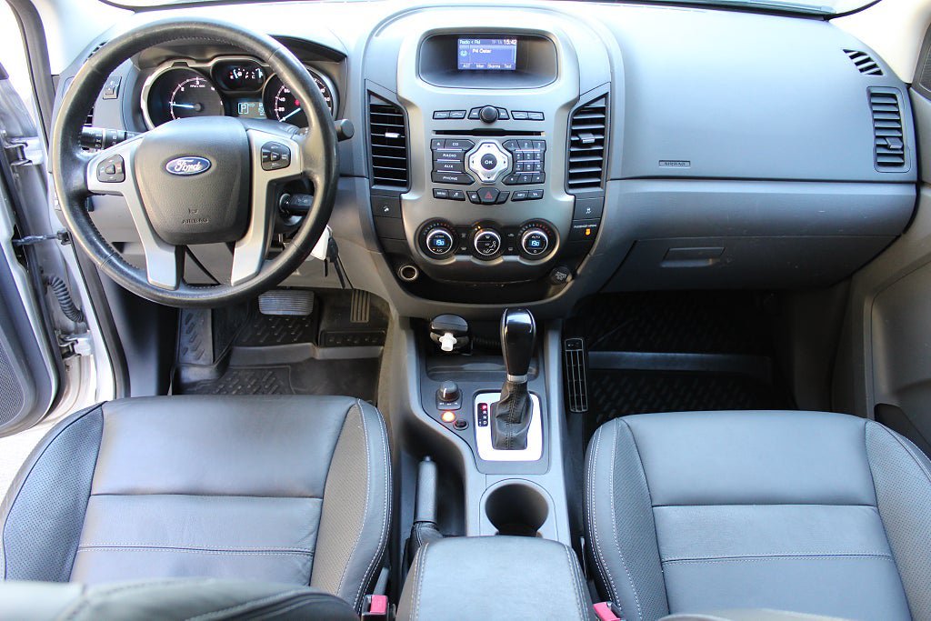 Vehicle Image 16