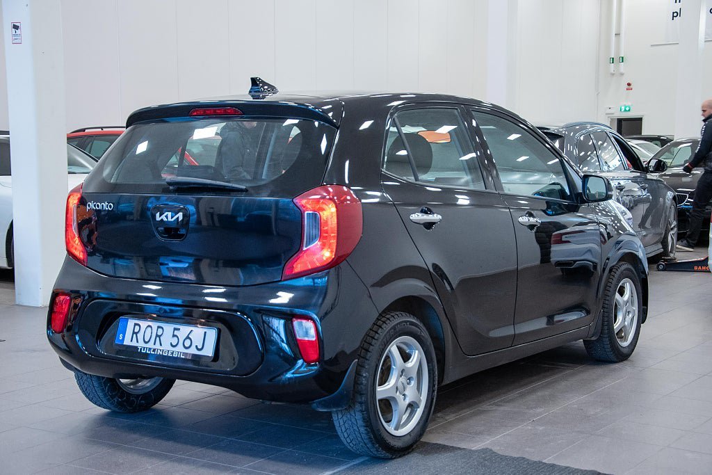Vehicle Image 6