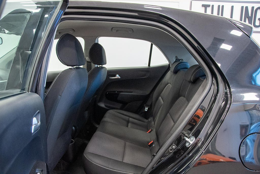 Vehicle Image 11