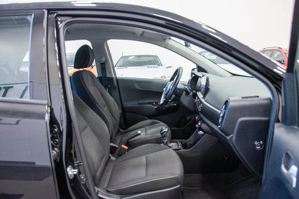 Vehicle Image 13