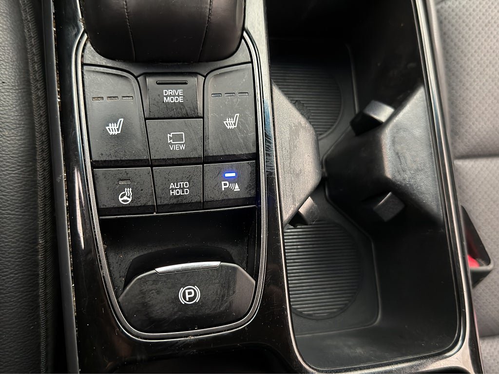 Vehicle Image 23