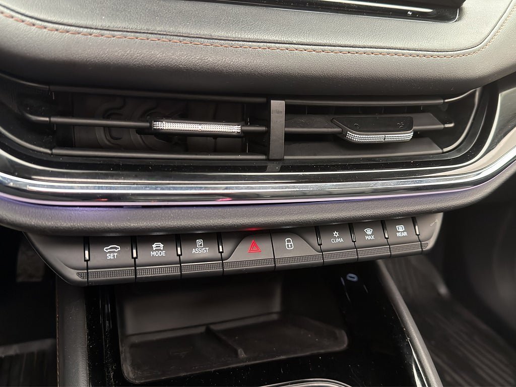 Vehicle Image 27