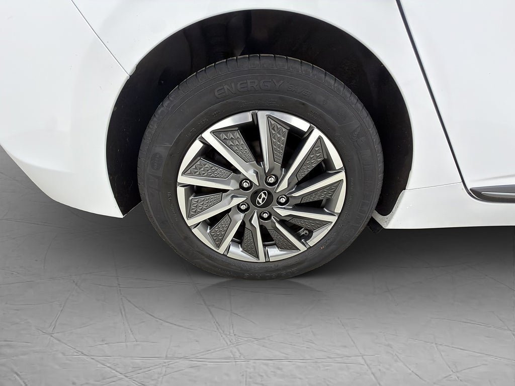Vehicle Image 35
