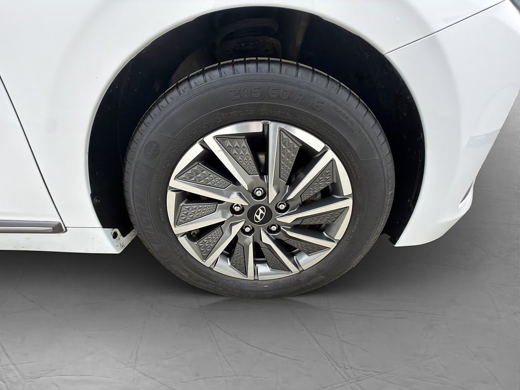 Vehicle Image 36