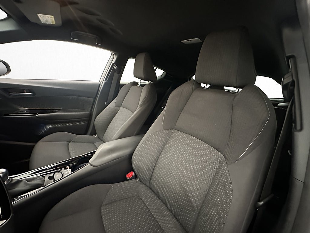 Vehicle Image 9