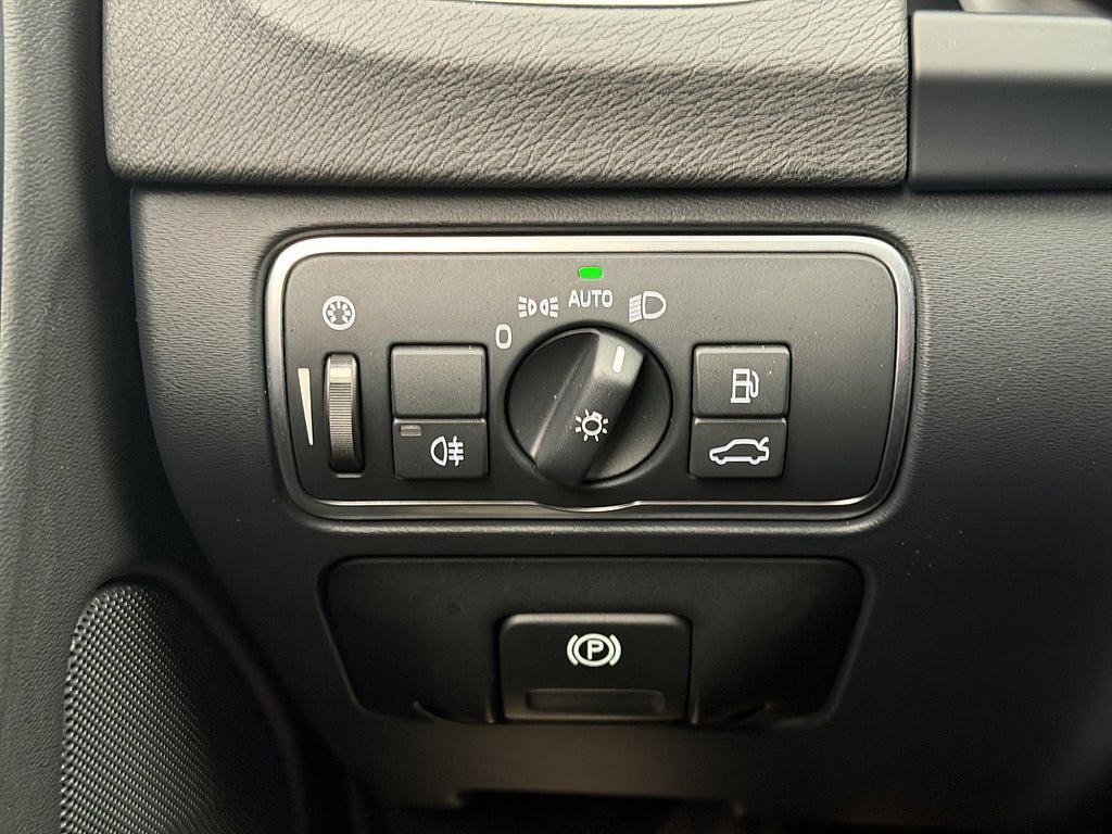 Vehicle Image 28