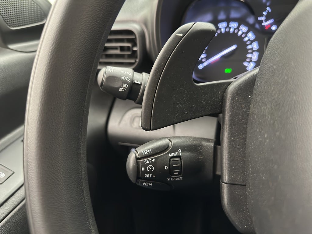 Vehicle Image 19