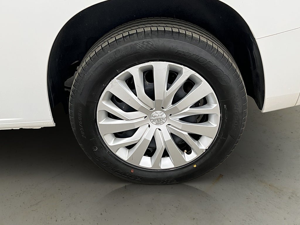 Vehicle Image 33