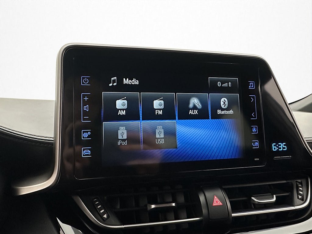 Vehicle Image 19
