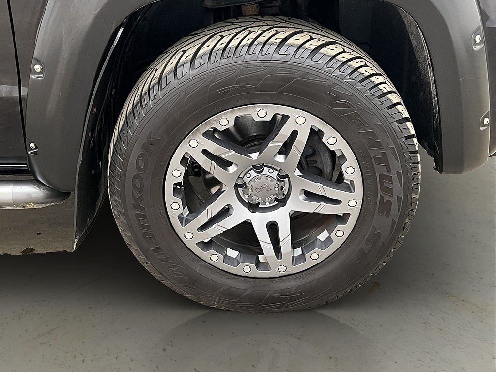 Vehicle Image 35