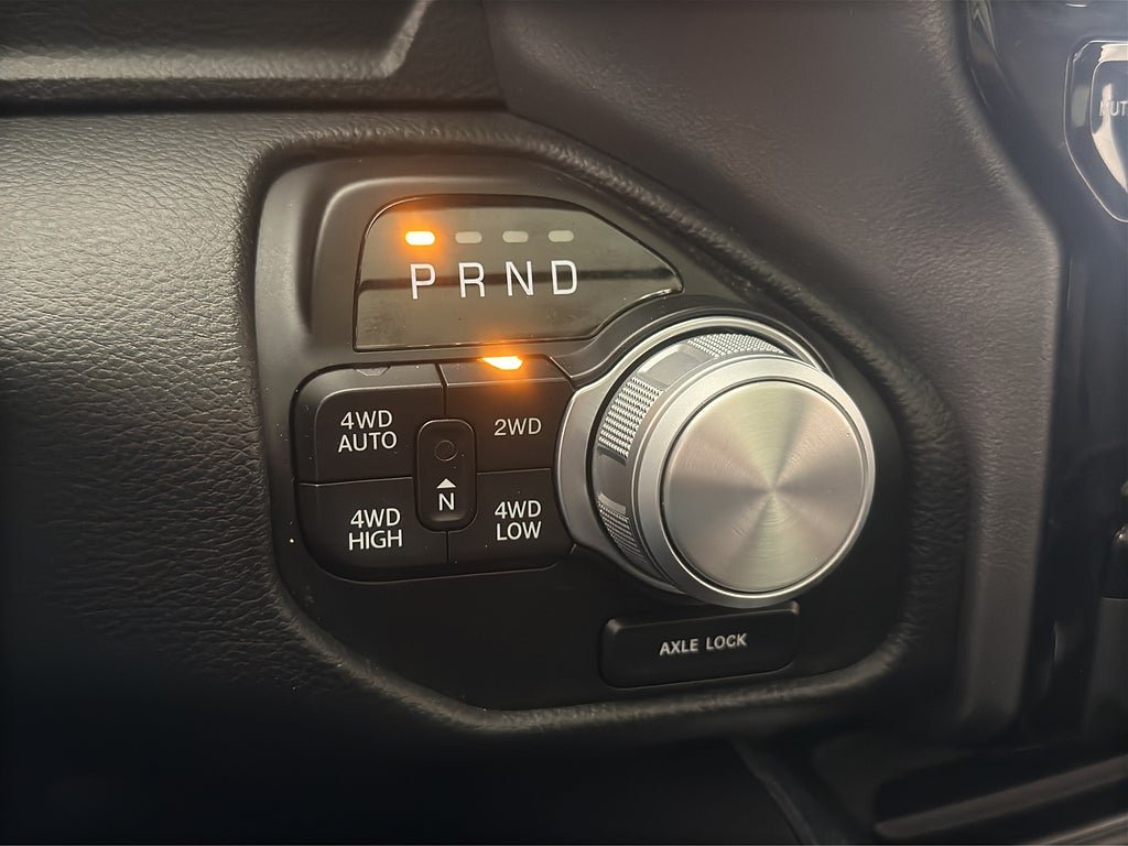 Vehicle Image 23