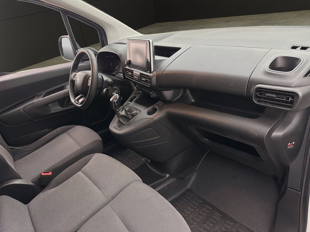 Vehicle Image 27