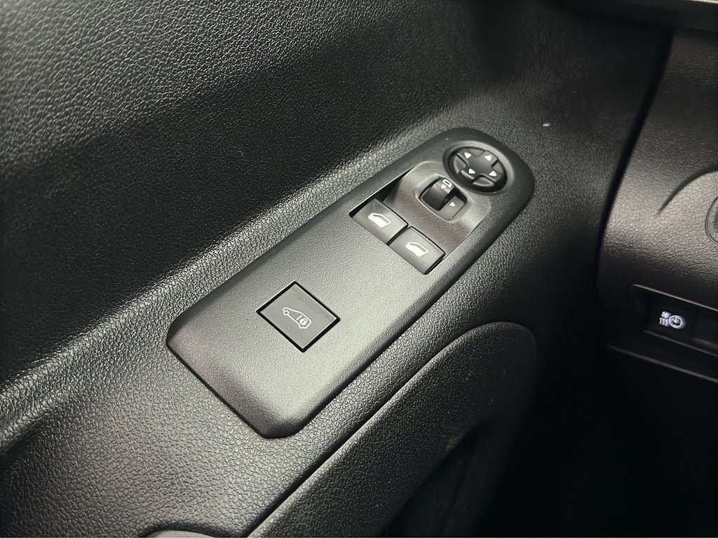 Vehicle Image 29