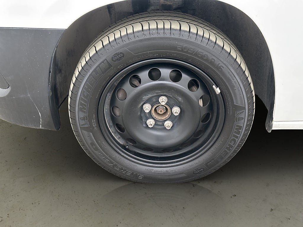 Vehicle Image 33