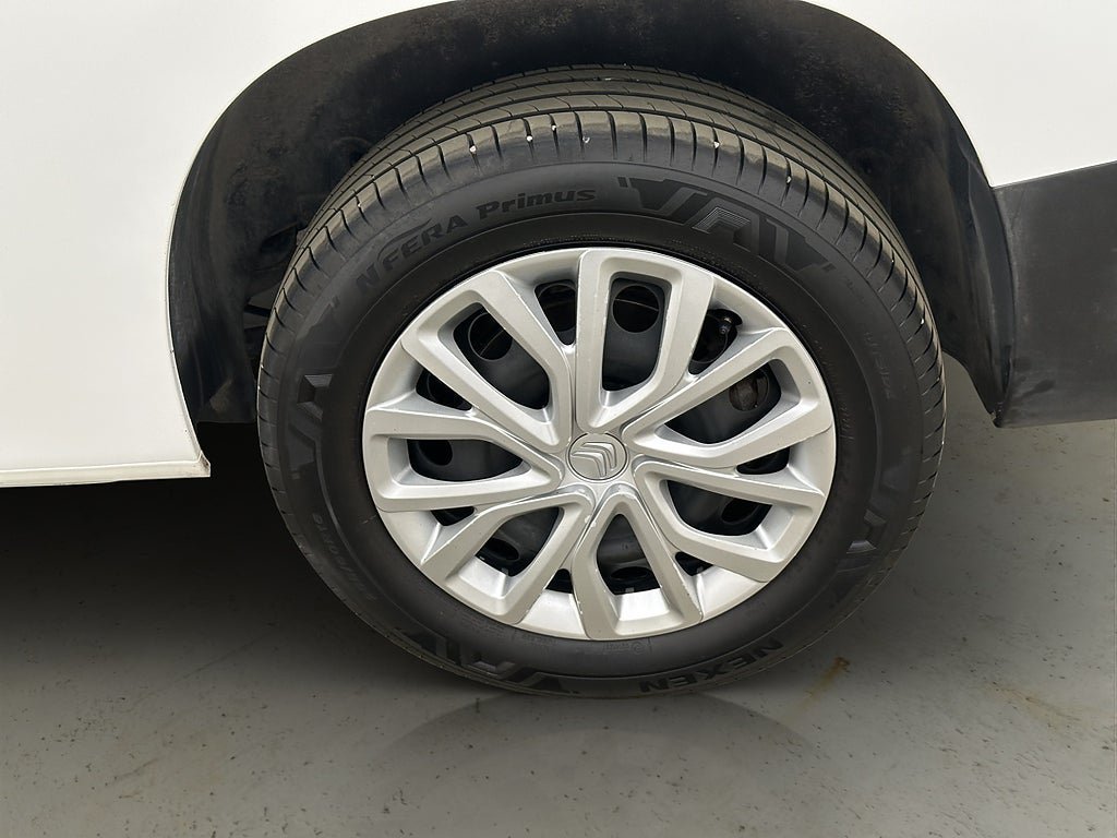 Vehicle Image 31