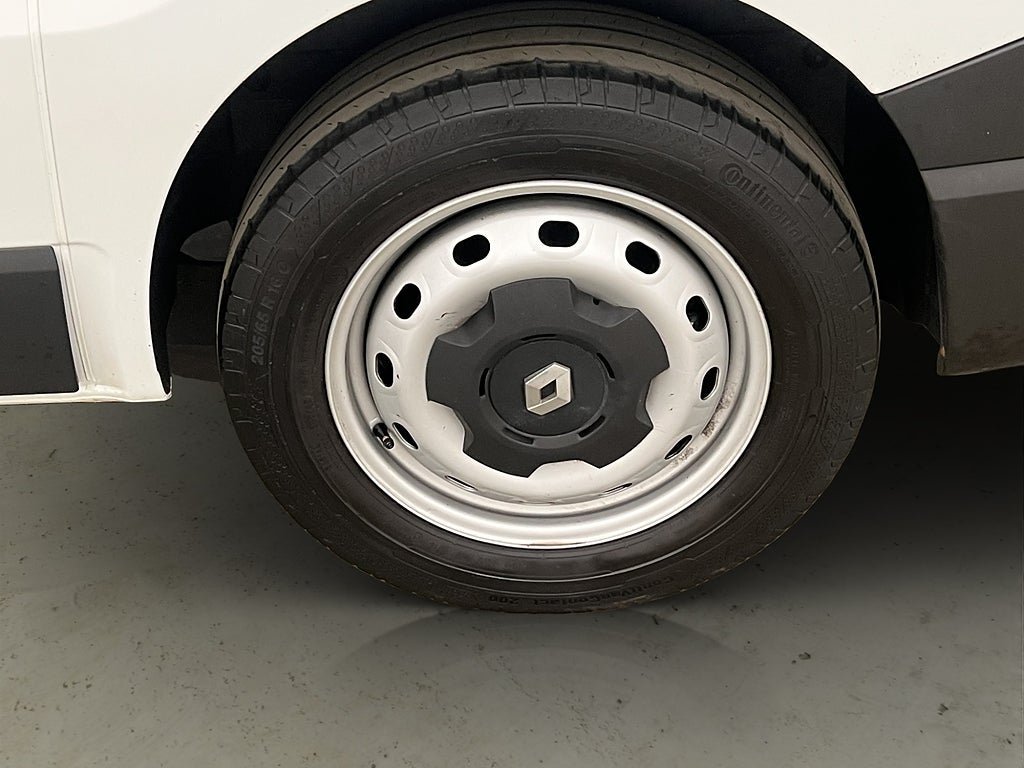 Vehicle Image 28