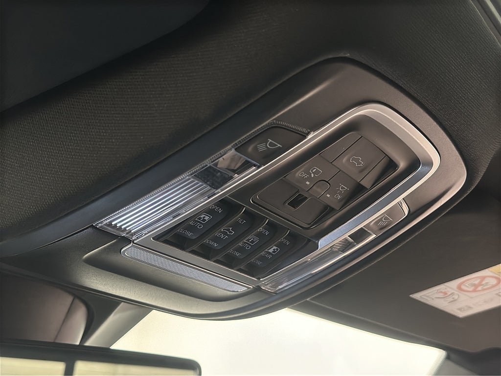 Vehicle Image 37
