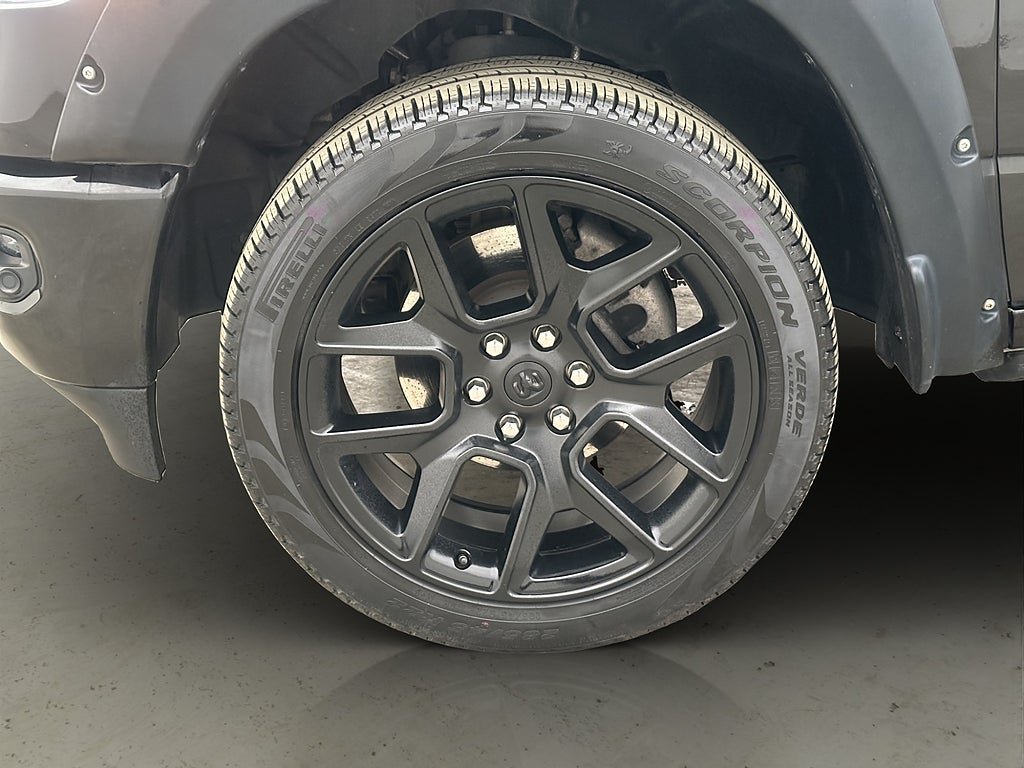 Vehicle Image 38