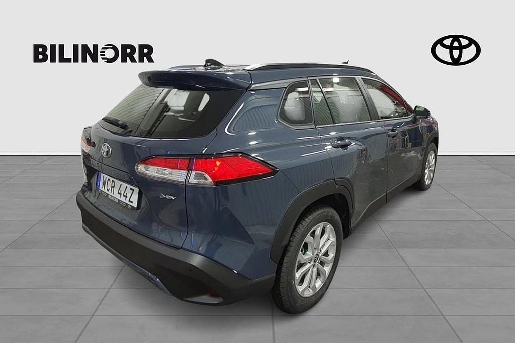Vehicle Image 6