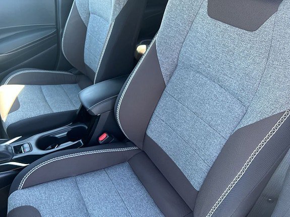Vehicle Image 12