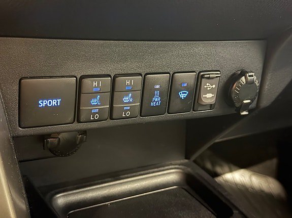 Vehicle Image 17