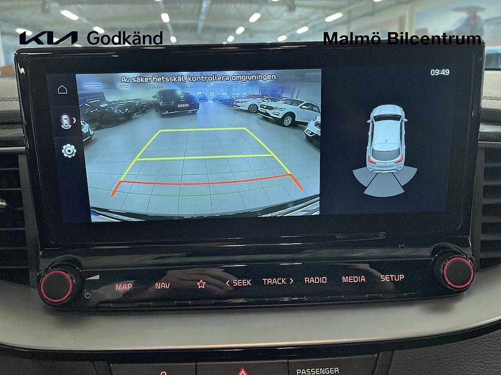 Vehicle Image 9