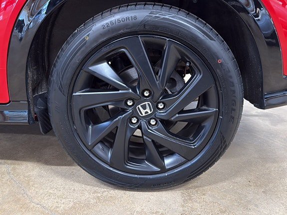 Vehicle Image 16