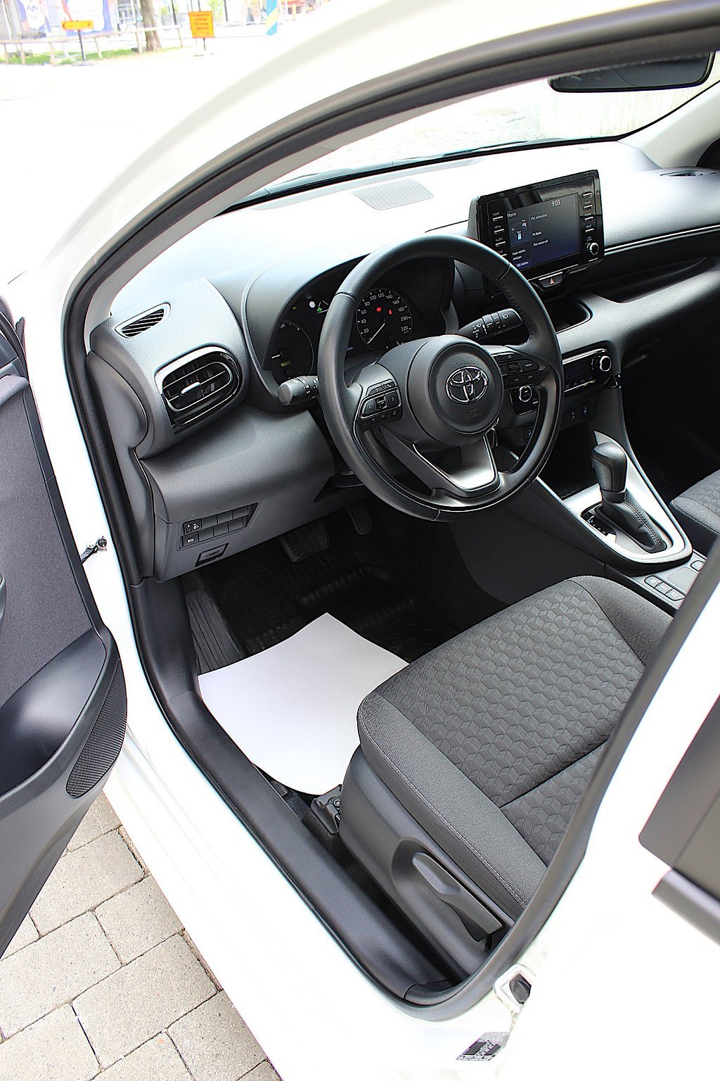 Vehicle Image 21
