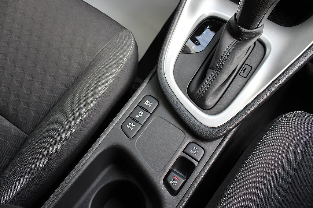Vehicle Image 25