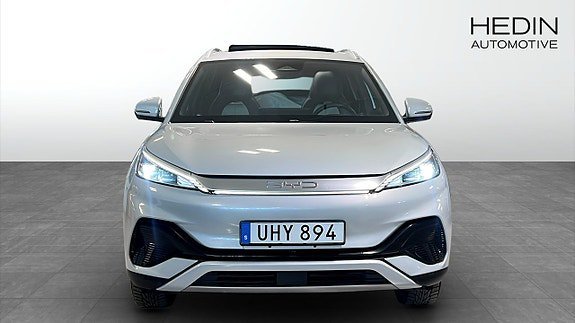 Vehicle Image 8