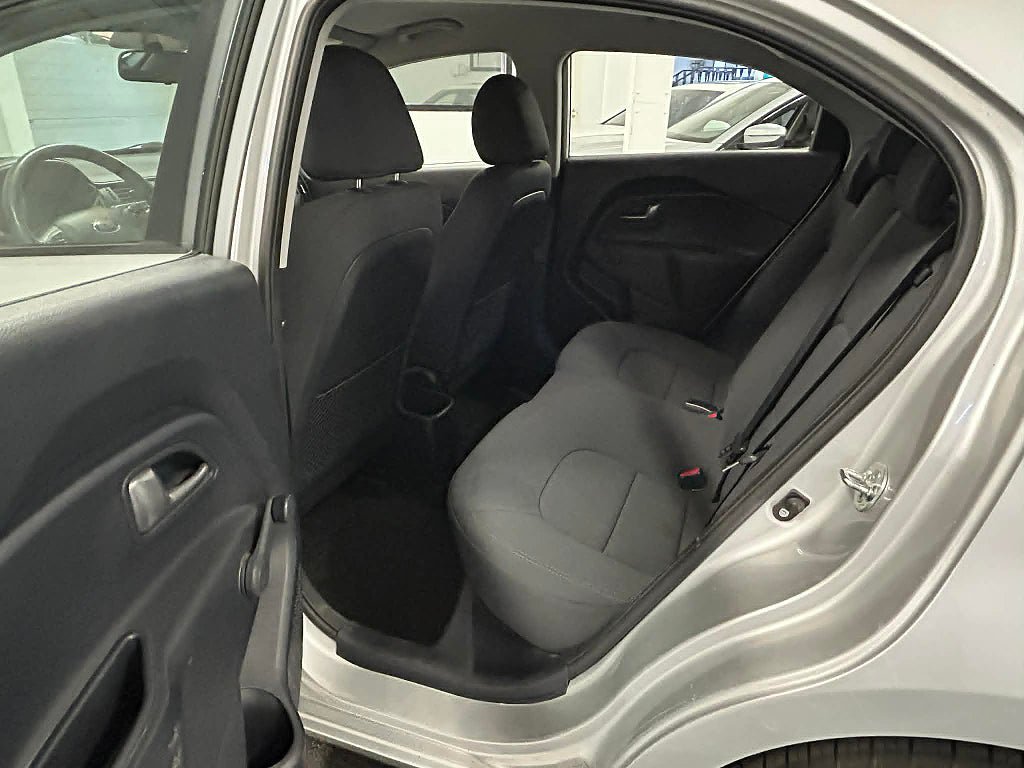 Vehicle Image 11