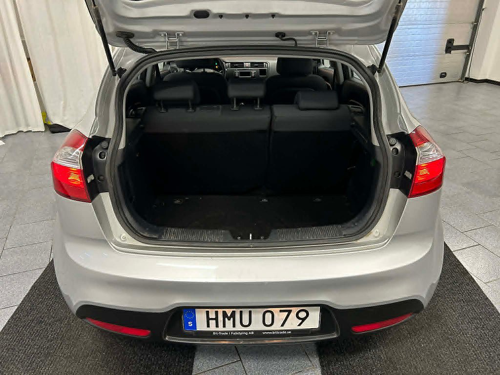Vehicle Image 13