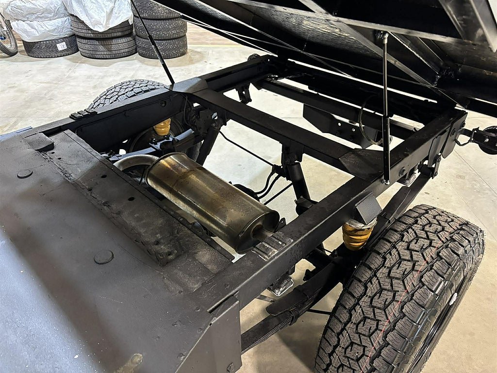Vehicle Image 25