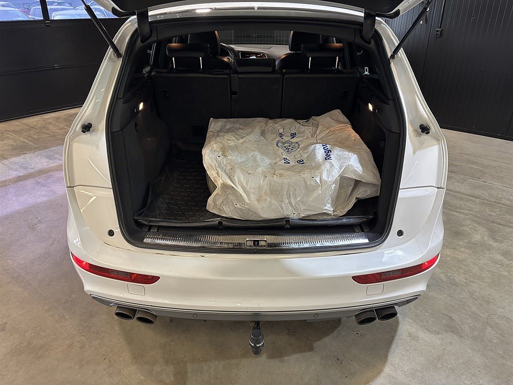 Vehicle Image 25