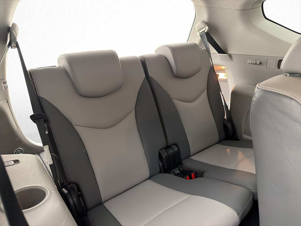Vehicle Image 14