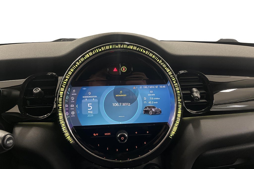 Vehicle Image 26