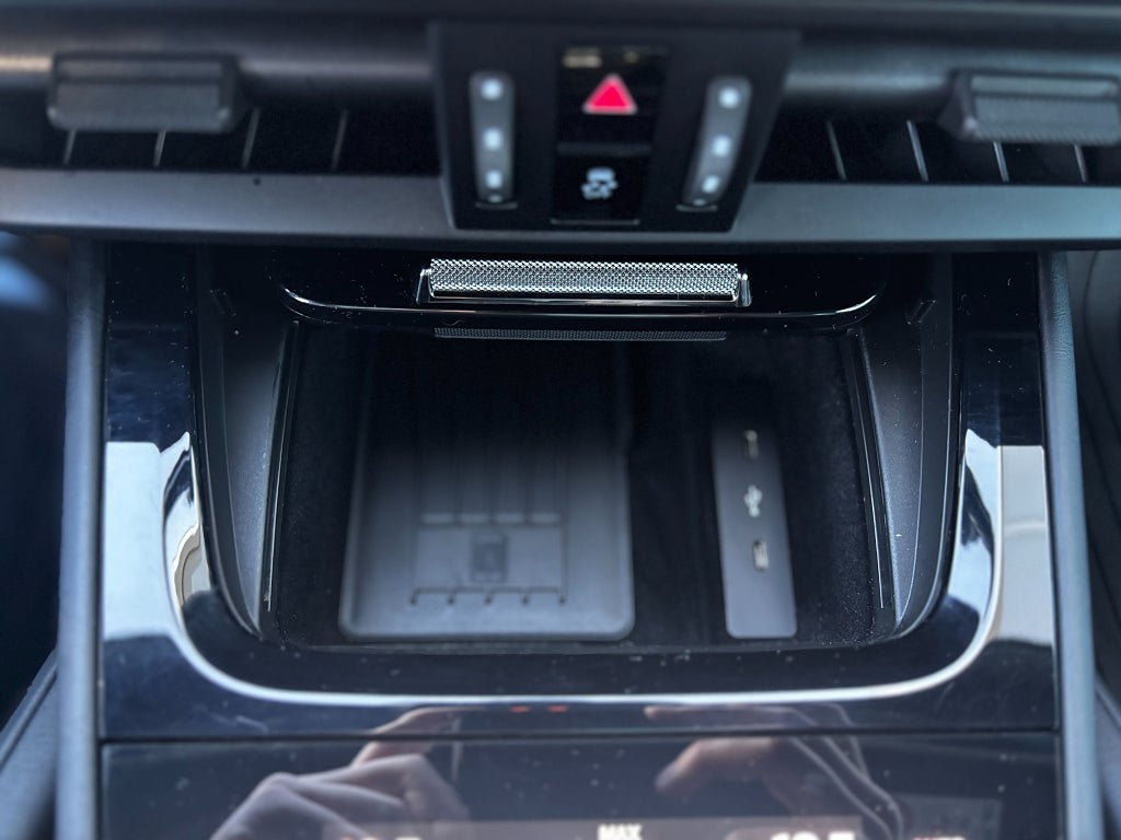 Vehicle Image 30