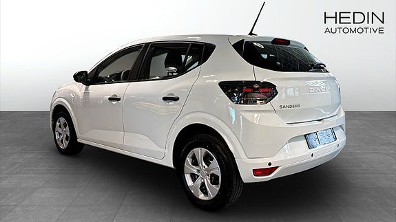 Vehicle Image 7