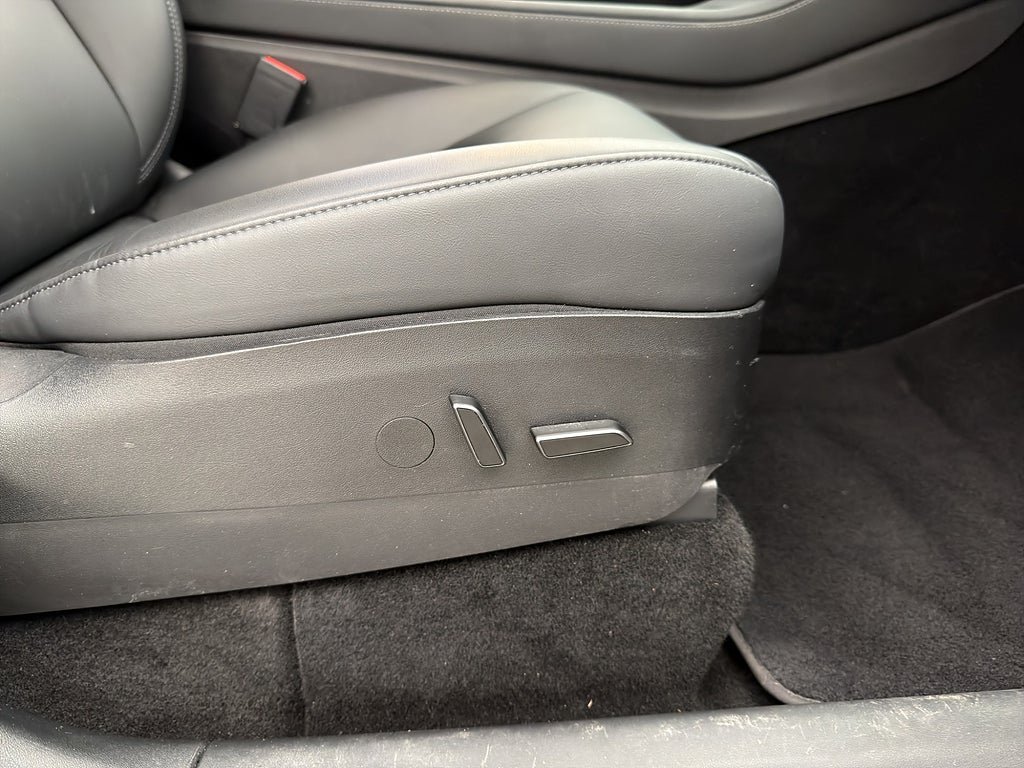 Vehicle Image 29